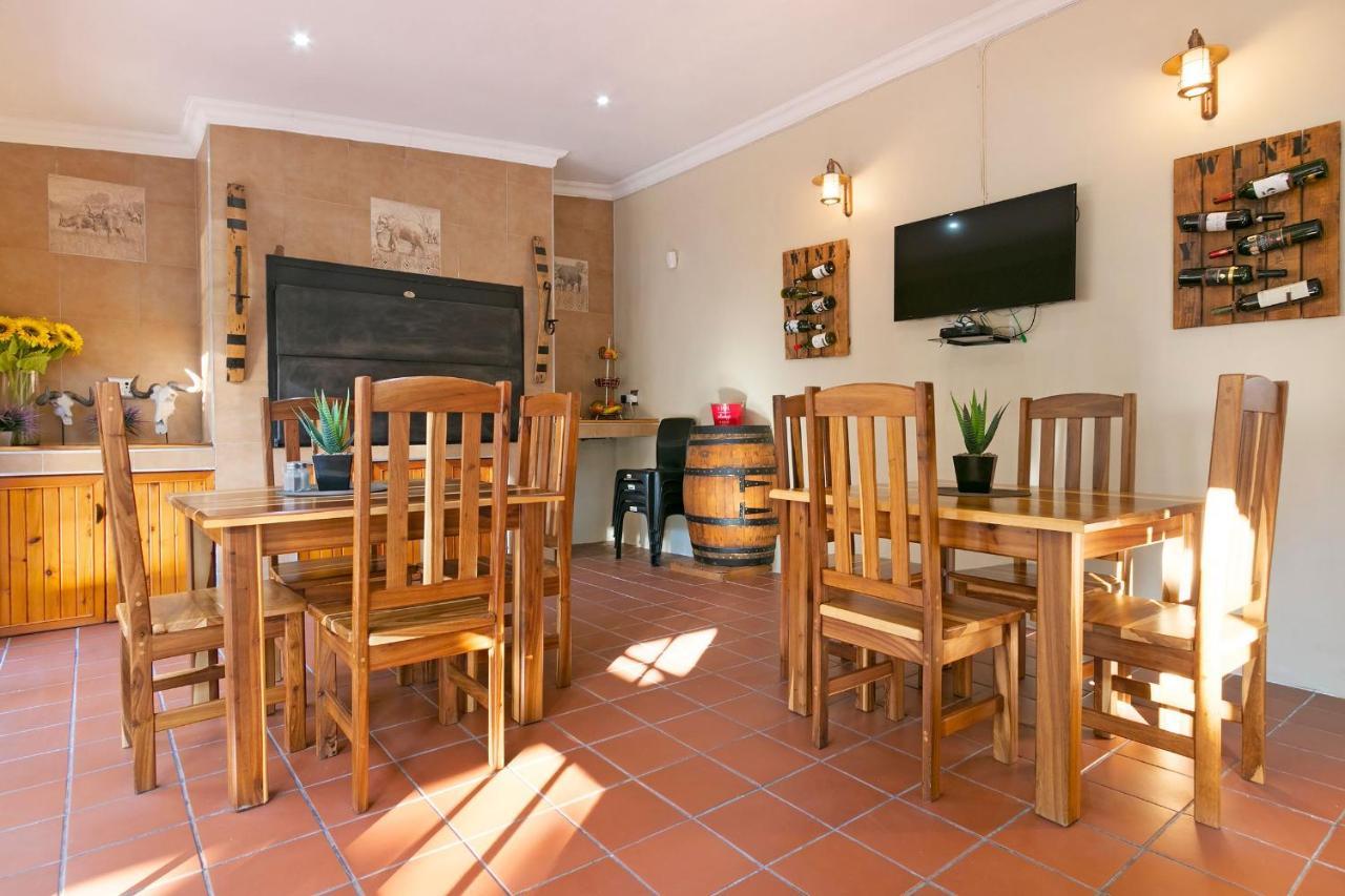 J'S Audacious Living Montagu Self Catering Apartment Ngoại thất bức ảnh